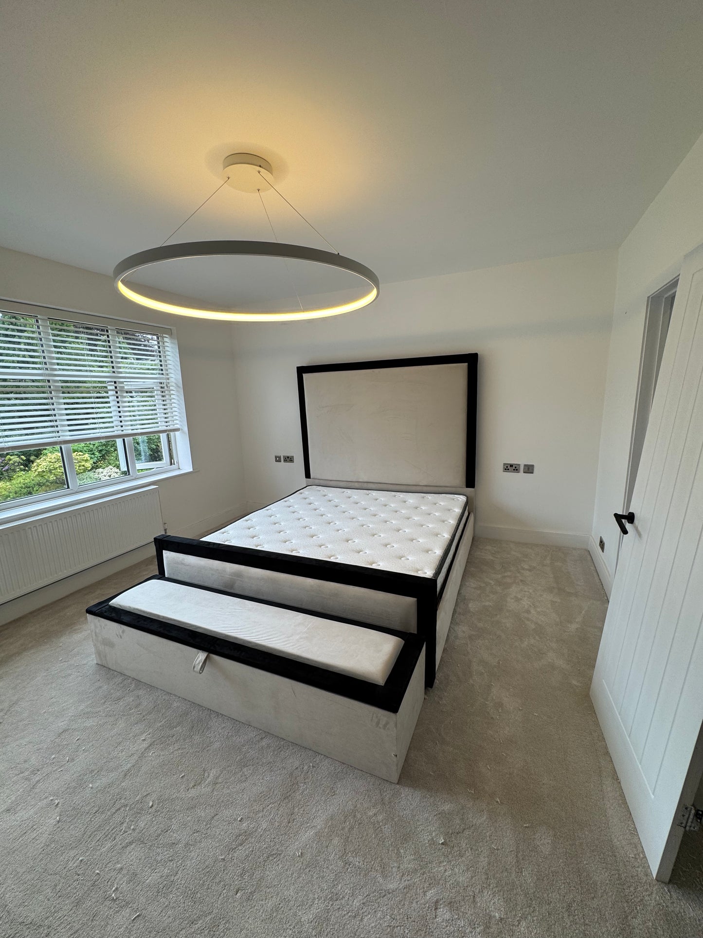 The Border Luxury Bed