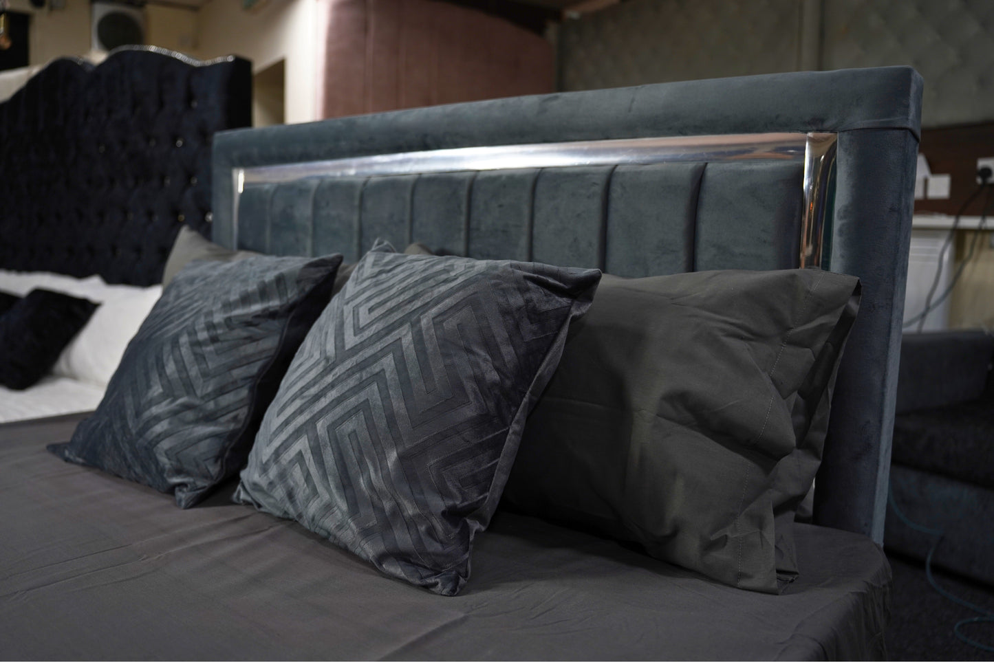 Lily Luxury Bed