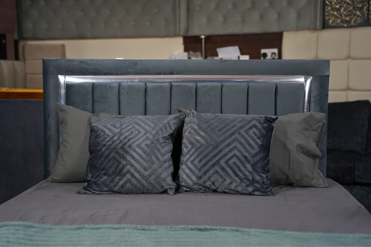 Lily Luxury Bed