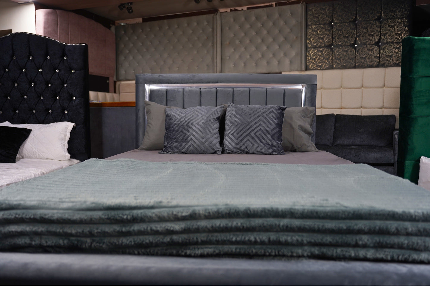 Lily Luxury Bed