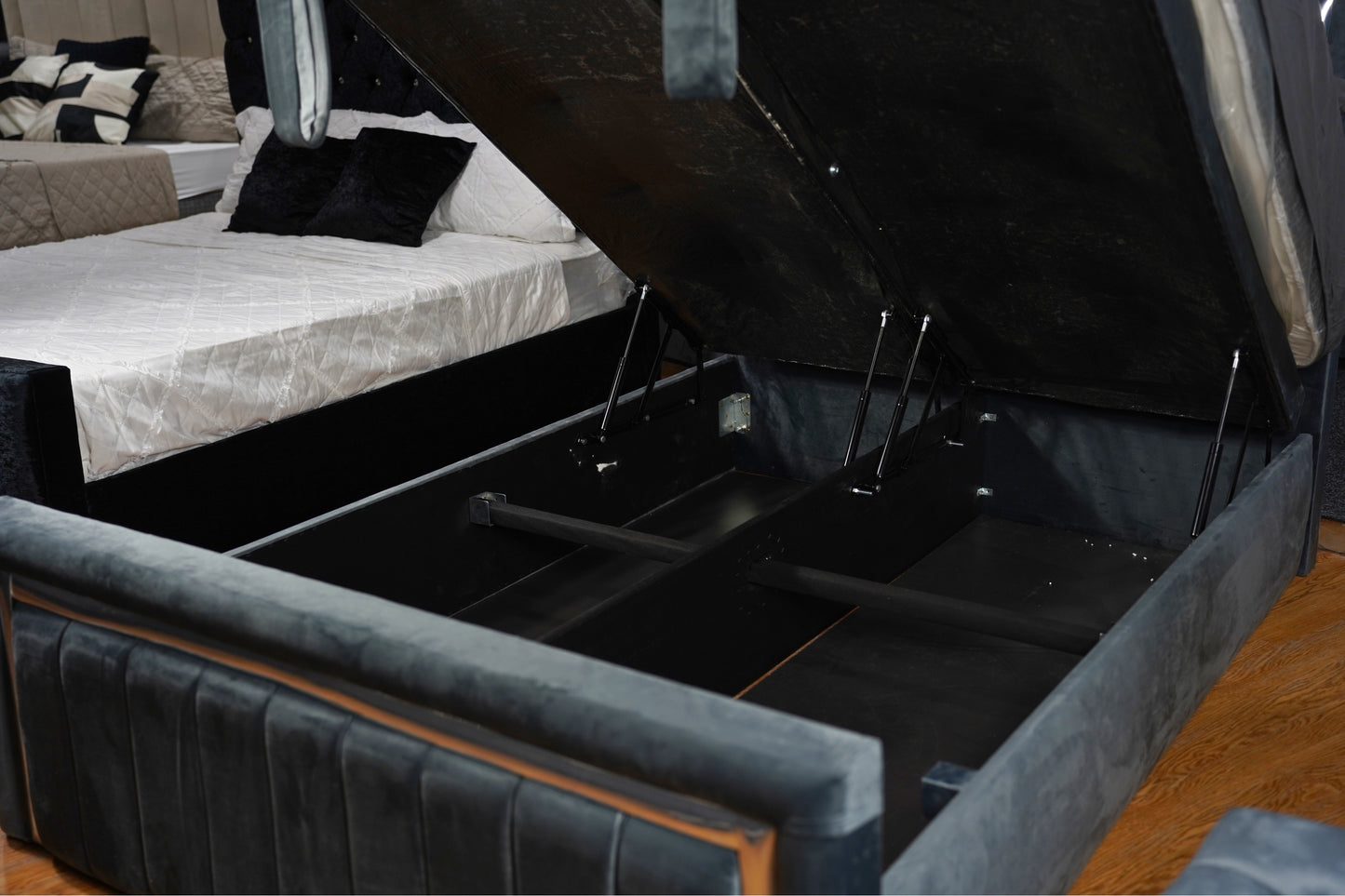 Lily Luxury Bed