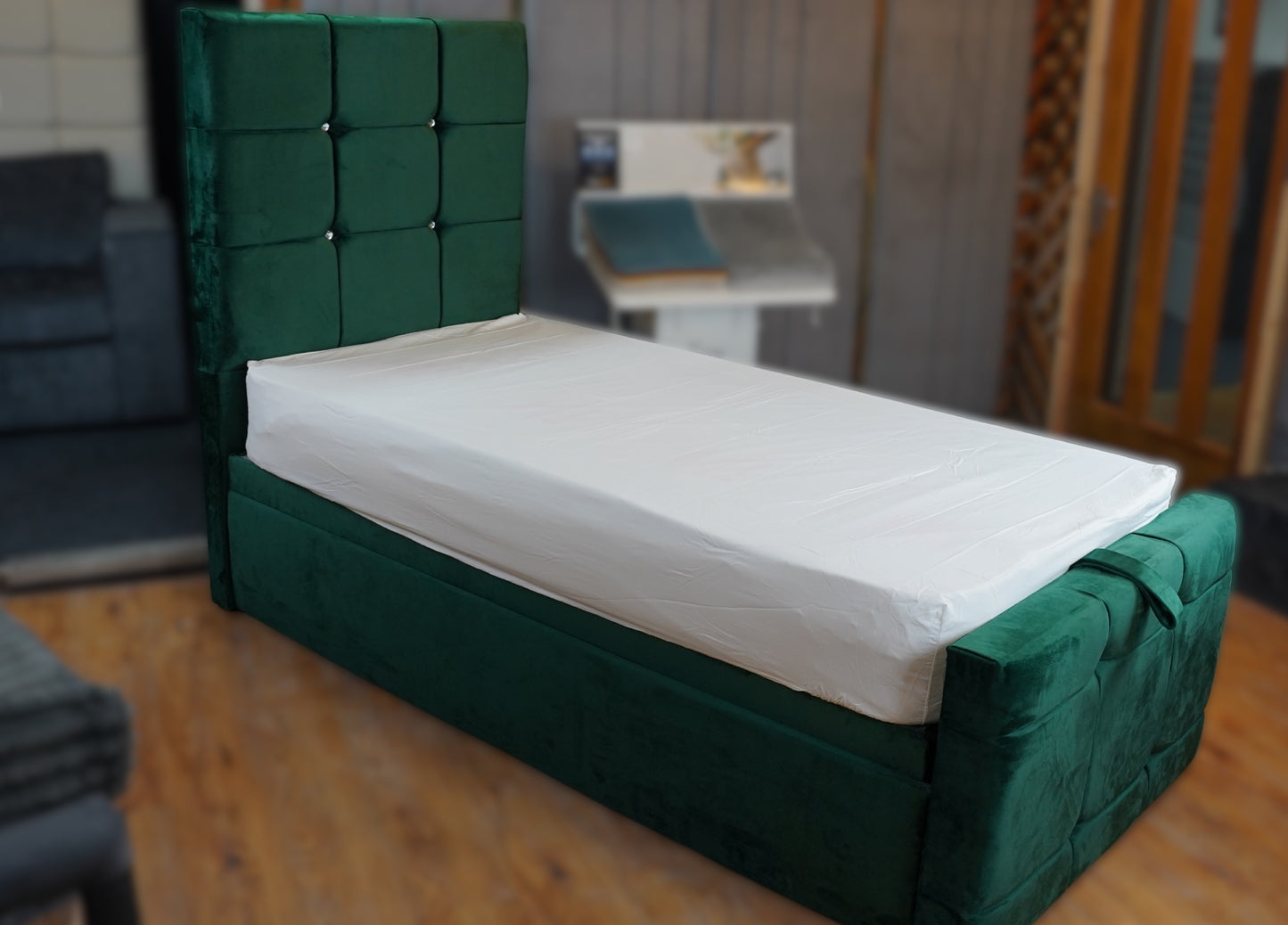 Jasmine Luxury Bed