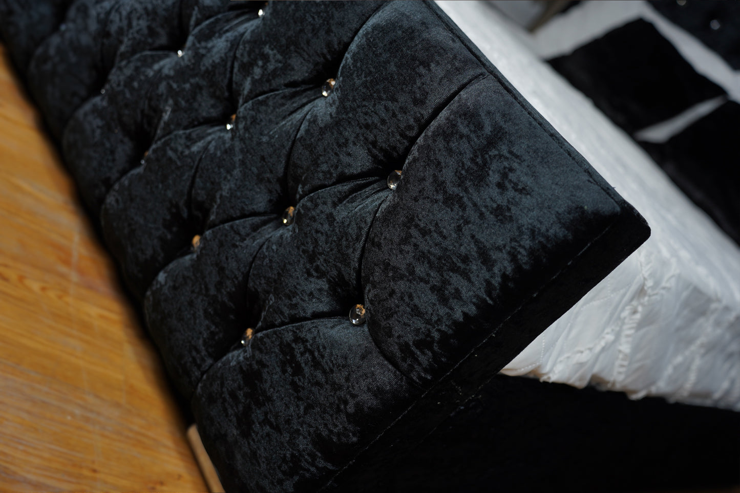 footboard of valentine diamond bed 4