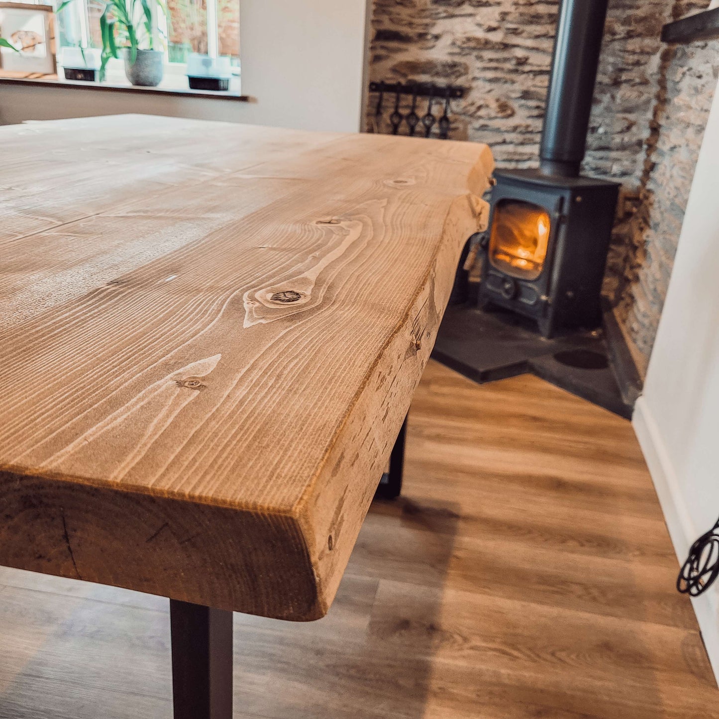 Live / Waney Edge Dining Table With 4 Types of Metal Legs